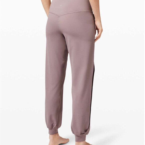 Lululemon Align Jogger 28" *Vent - Picture 3 of 12